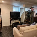Cozy Studio; Lower Level Unit
